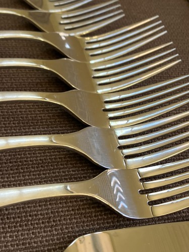 29 pc Mikasa SATIN LOFT 18/10 Stainless Flatware 5 place setting+ Vietnam VGUC+ - Picture 7 of 20