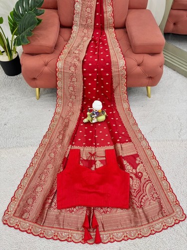 Último sari de seda Kota con blusa roja para compromiso y boda - Imagen 7 de 11