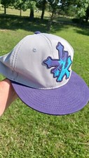 Zoo York snapback embroidered cap. Beige with purple brim, flat bill hat.