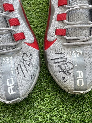 Mike Trout Los Angeles Angels Game Used Worn Batting Practice Shoes Signed 2021 - Picture 3 of 7