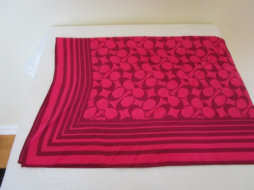 Coach Signature Himbeere Seide Schal Quadrat 21 x 21" Rosa Burgund Sehr Gut C - Bild 4 von 12