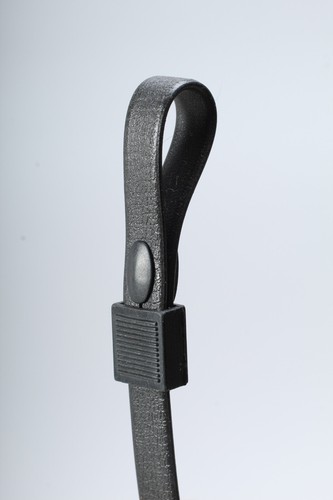 NOS LEICA 64" BLACK VINYL 10mm CAMERA STRAP W NON SLIP PAD SUPPLE & SOFT LEITZ - Picture 3 of 4