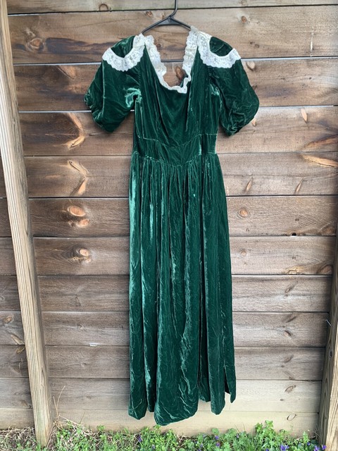 Vintage Handmade Women’s Dress Emerald Green Cotton Velvet Edwardian Style 1970s Vintage Handmade Women’s Dress Emerald Green Cotton Velvet Edwardian Style 1970s