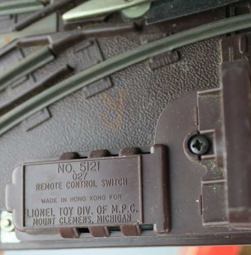Lionel 5125 Pair of O27 Gauge Remote Control Switches & 154 Automatic Road Cross - Picture 6 of 7