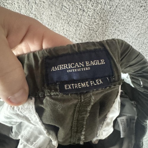 Pantalones de chándal American Eagle Outfitters para hombre medianos verdes camuflaje flexión extrema - Imagen 13 de 17