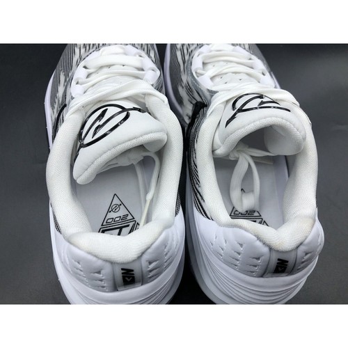 Size 7.5 - Nike Air Zoom GT Cut 2 TB White Black FJ9815-100 - Picture 3 of 23