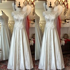 Elegant Wedding Dresses Short Sleeves Lace Applique Satin A Line Bridal Gowns