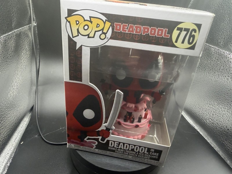 Funko Pop! Vinyl: Marvel - Deadpool in Cake #776