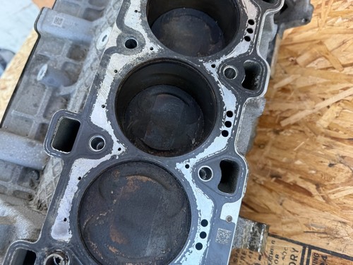 FORD MUSTANG GT 15-17 OEM ENGINE MOTOR BLOCK WITH CRANKSHAFT & PISTONS 5.0L S550 - Picture 7 of 21