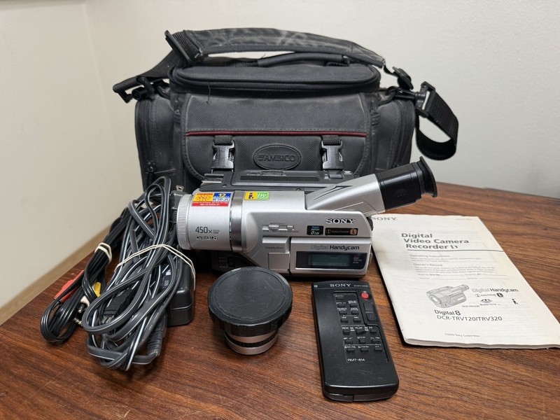 Sony Handycam  Digital 8 450x Zoom, 90s 2000s, EXTRAS, READ Description, LOOK!!!