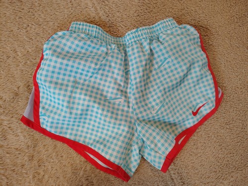 Mädchen Nike DriFit Active Shorts rot weiß blau Größe 6