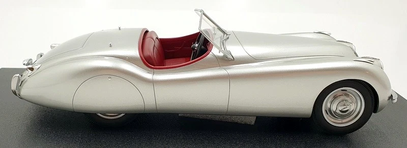 Resina Cult escala 1/18 CML008-4 - Jaguar XK120 OTS Roadster - plata metálica Foto 4 de 4