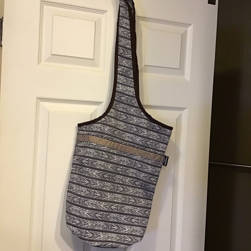 EWEDOOS Shoulder Strap Yoga Mat Bag In Durable Gray Print Canvas /Dk. Brown Trim