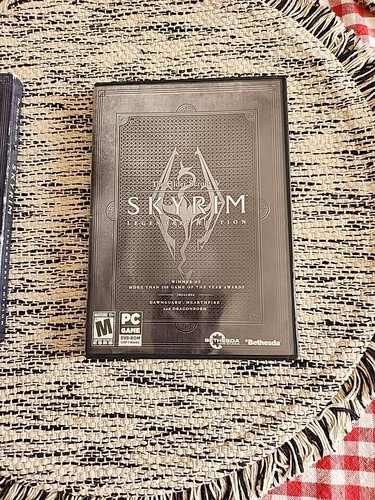 Elder Scrolls V: Skyrim -- Legendary Edition (PC, 2013) W/ Slipcover - Picture 4 of 10