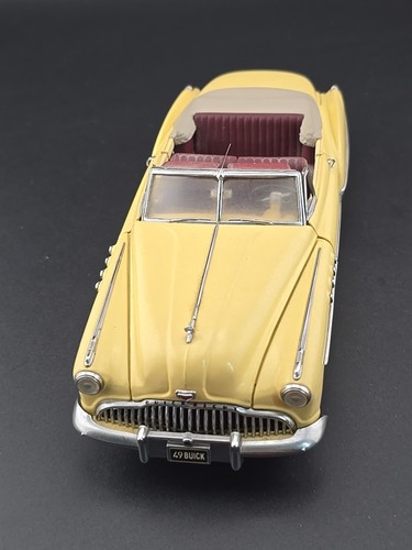 Franklin Mint Precision Model 1949 Buick Roadmaster Convertible - 1:24 Yellow - Picture 6 of 20
