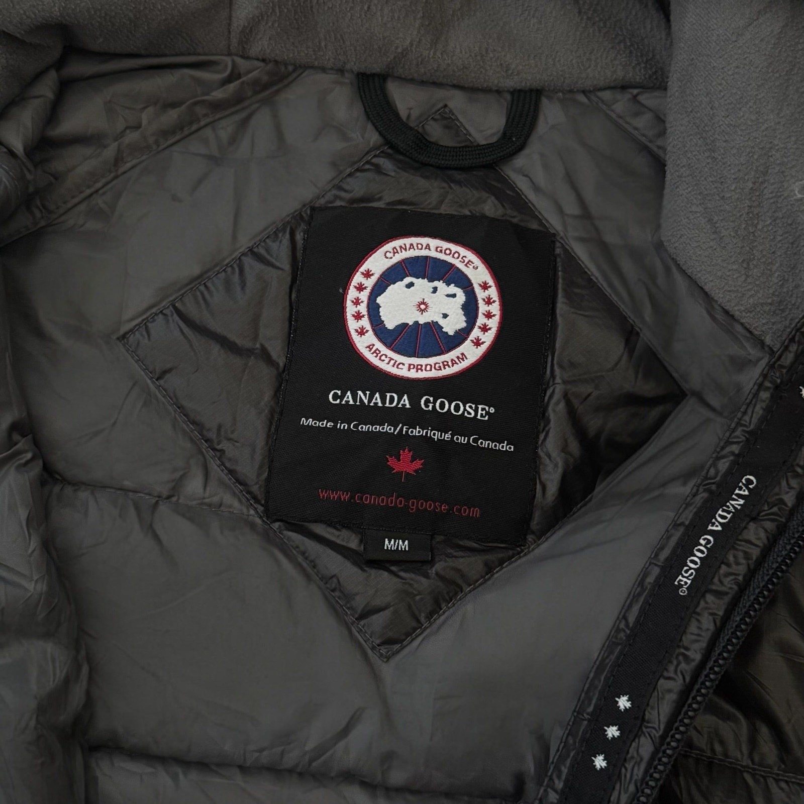 Canada Goose Hybridge Lite Jacket Size Medium RRP £495 image 9