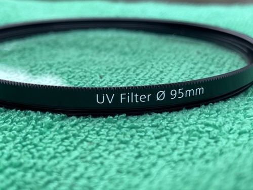 Zeiss 95mm T* UV Filter. Brand New with pre owned Zeiss protection case - Picture 6 of 8