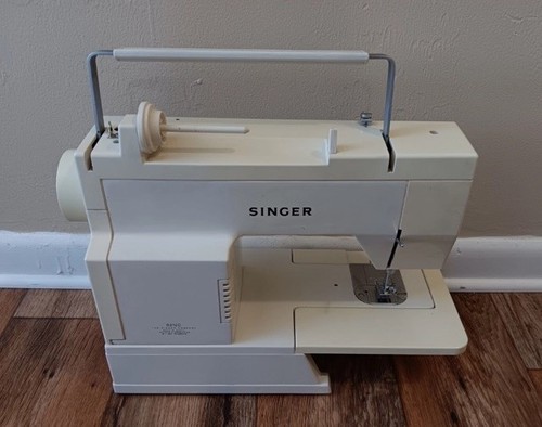Máquina de coser Singer 6212C vintage modelo pedal probado - Imagen 4 de 8