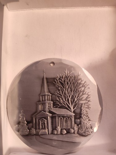 Wendell August Schmiede Weihnachten Kirche Ornament 1989 Aluminium 2 1/8"