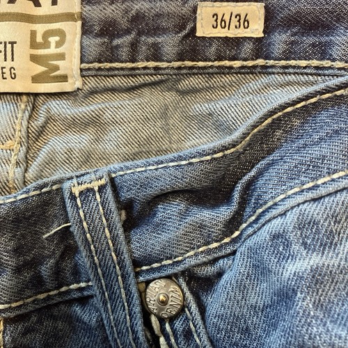 Pantalones de mezclilla Ariat M5 para hombre 36x36 Ridgeline calce recto lavado medio algodón rasgados - Imagen 17 de 20