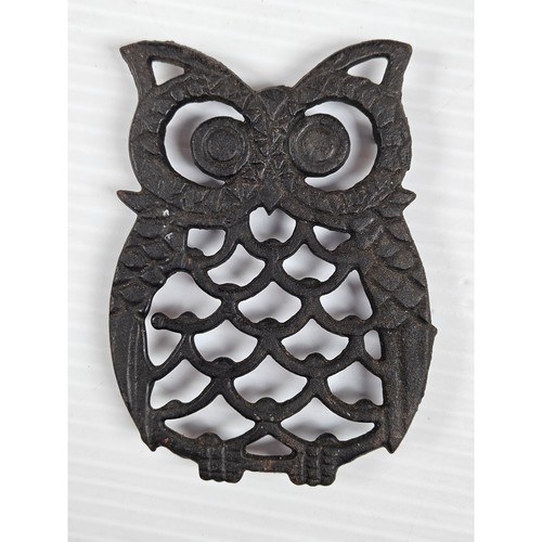 Vintage Deko Rustikale Eulenfamilie Gusseisen Untersetzer Topfhalter Ständer - Bild 4 von 6