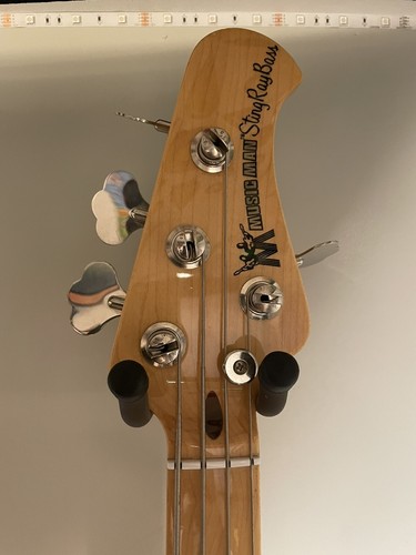 Music Man Sting Ray 40th Anniversary “Old Smoothie” Butterscotch - Picture 5 of 11