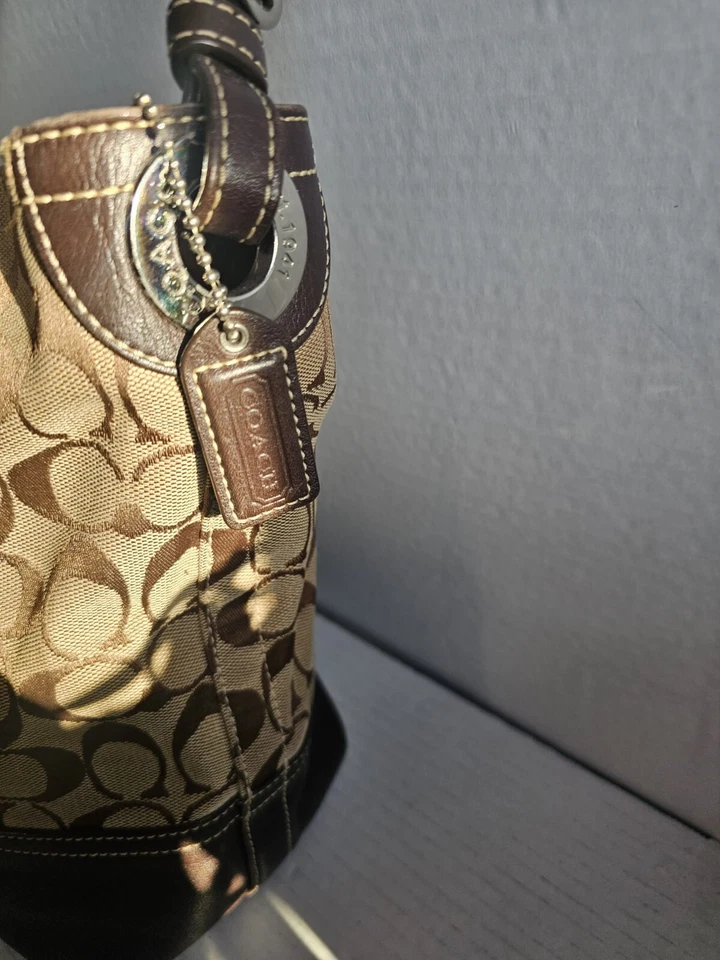 正品蔻驰签名标志深棕色皮革器皿托特包E061-2156号 — 第 2/4 张图片