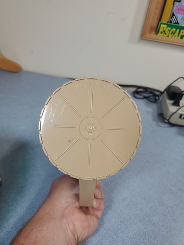 Tupperware #800 2 Quart Pitcher Base Tan with Ivory Push Button Lid USA Vintage - Picture 7 of 9