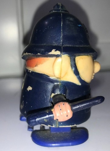 Vintage MARX PLASTIC WIND-UP POLICE OFFICER RARE - Picture 4 of 6