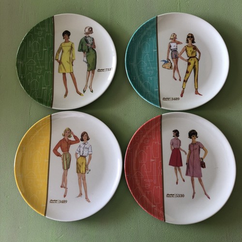 Set of 4 Vintage Simplicity Pattern Plates Melamine 6 3/4” Inches MCM Fashions - Picture 13 of 13