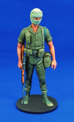 MW22 ROYAL MODEL 146 LEGIONARY ''ETRANGER, TCHAD ' 90'' (1/16 SCALE) FIGURE