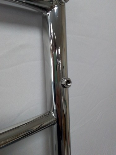 Chrom Handtuchhalter mit Beschlägen und Ventilen. 1260x520mm - Bild 6 von 8