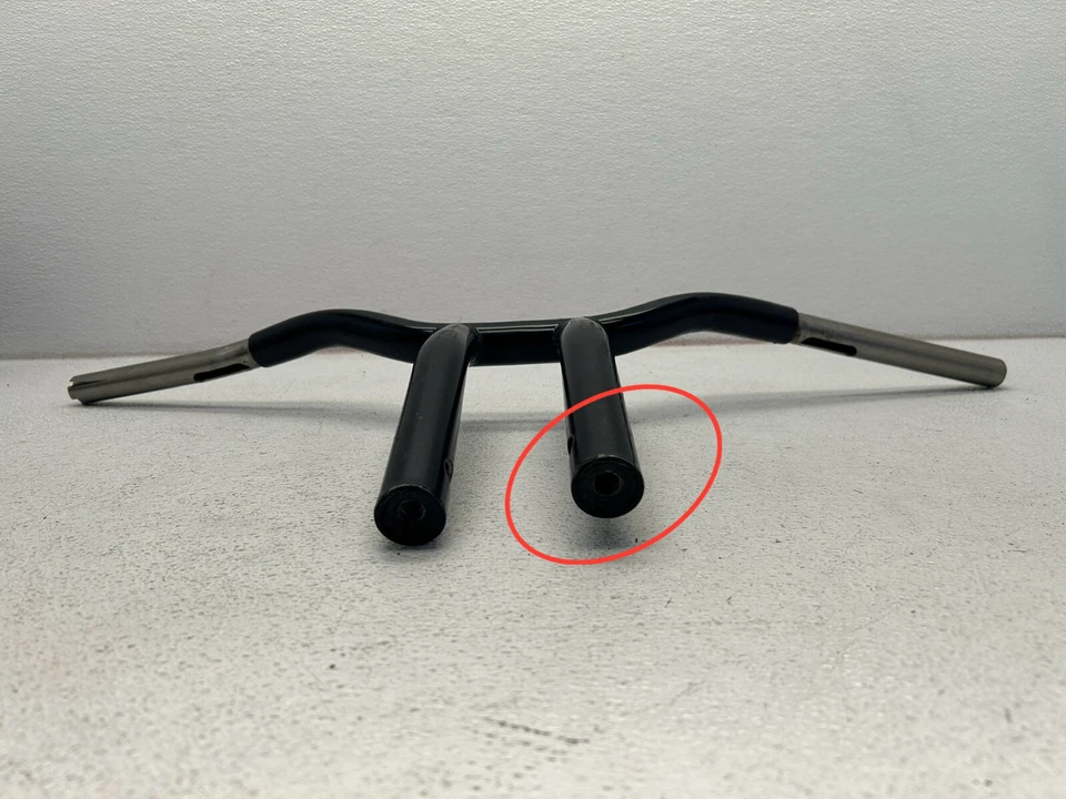 08-23 HARLEY TOURING WILD 1 GORDITA BARRA DE ARRASTRE DE PERFIL BAJO BARRA DE ARRASTRE TRASERA NEGRA Foto 2 de 4