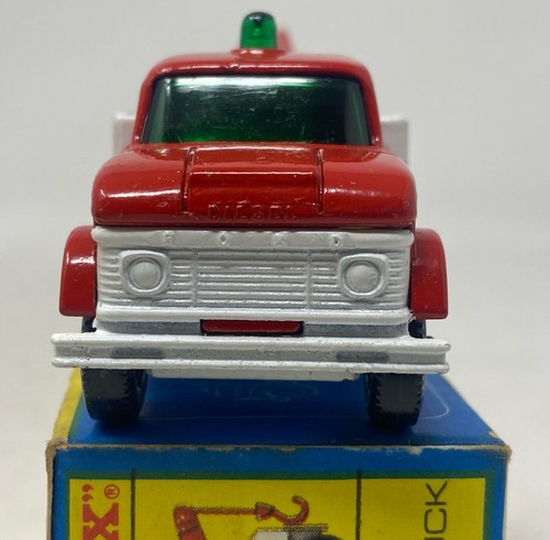 Matchbox Lesney No. 71 ESSO Ford Wreck Truck - Picture 10 of 13
