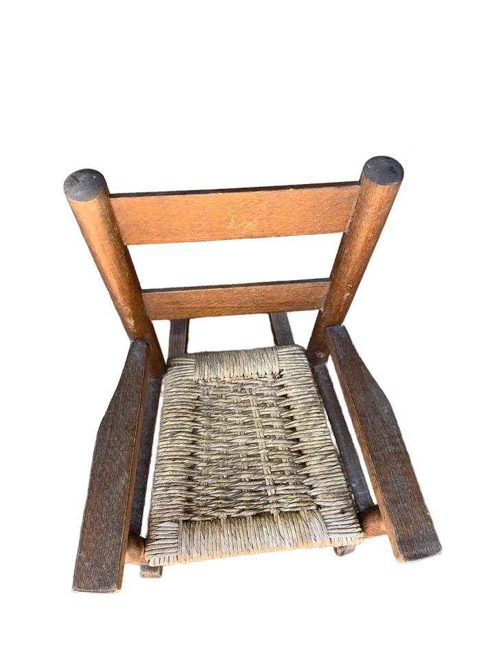 Mini mecedora vintage rústica de madera de roble para muñeca infantil escalera respaldo balancín Foto 2 de 4