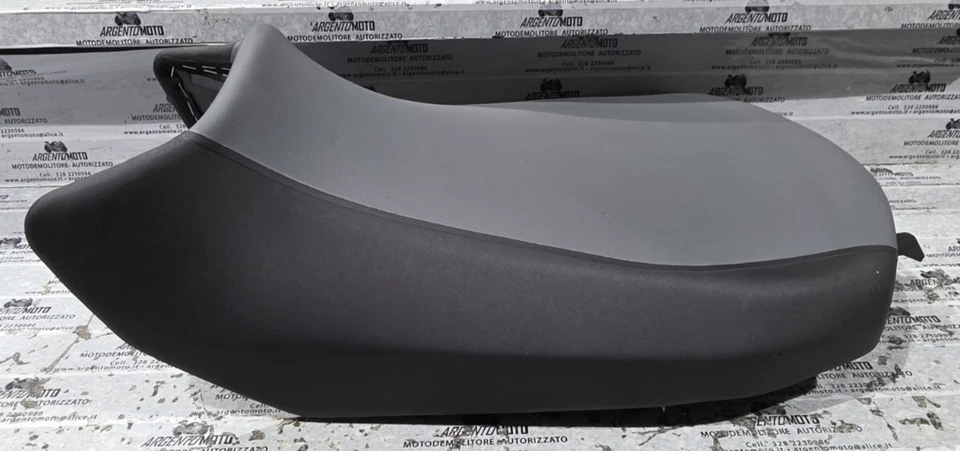 Sella anteriore guidatore bmw r 1300 gs lc 52531541503 - Immagine 2 di 4