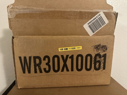 GE Refrigerator Ice Maker P# WR30X10061 - Picture 2 of 8