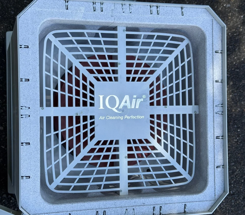 Sistema de limpieza de alto rendimiento purificador de aire IQ Air Health Pro Plus Foto 3 de 4