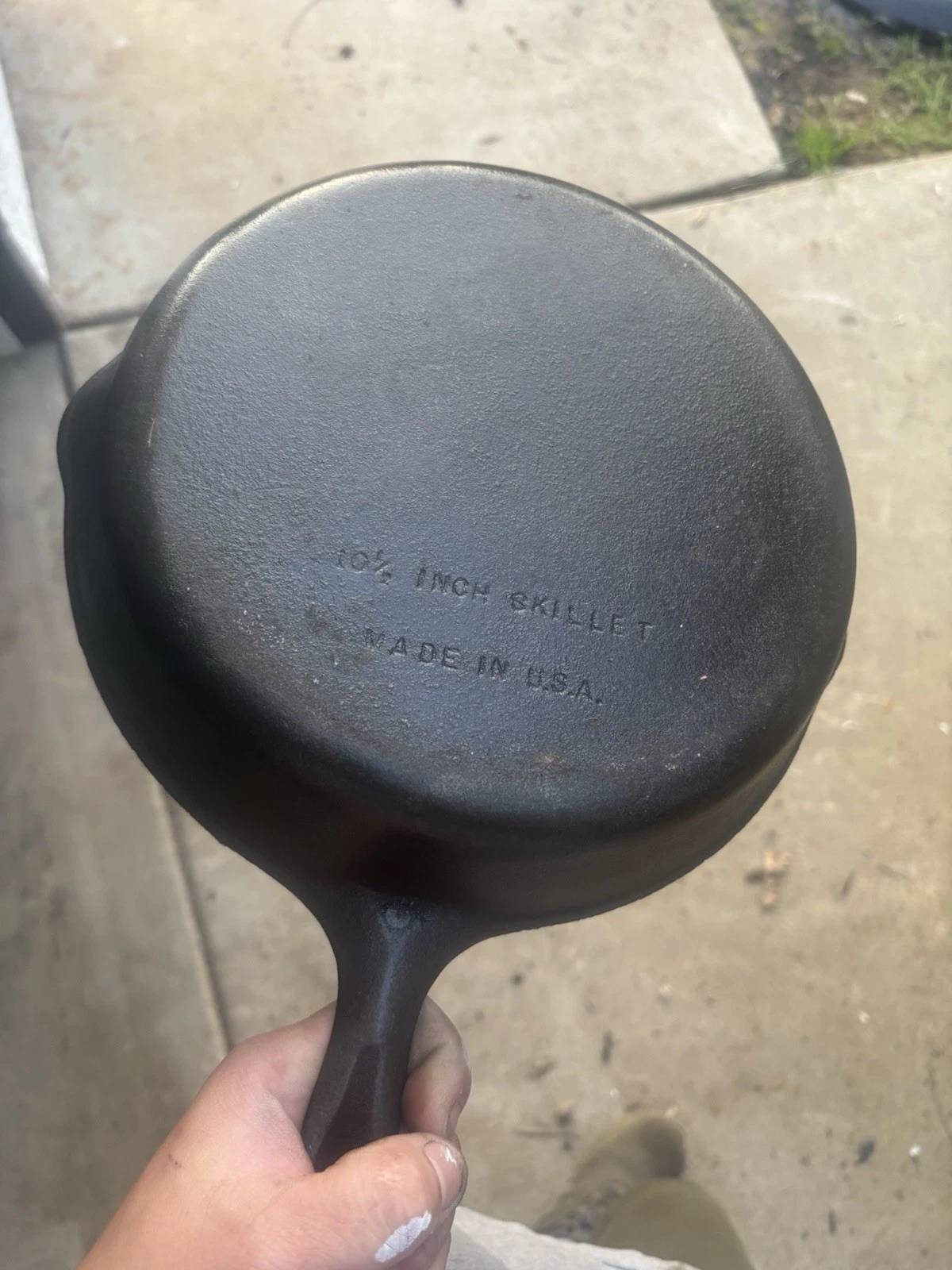 Vintage Unmarked Wagner #8 Cast Iron Skillet 10 1/2 Inch Flat Slight Wobble
