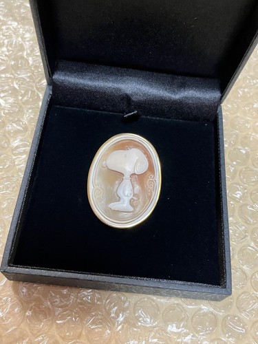 PEANUTS SNOOPY K18 Yellow Gold Cameo Brooch & Pendant by CIRO MAZZA Jewelry - Picture 15 of 24