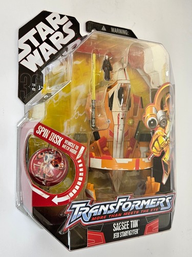 FIGURA NARANJA STAR WARS TRANSFORMERS SAESEE TIIN JEDI STARFIGHTER MOSC 2007 DIFÍCIL DE ENCONTRAR - Imagen 2 de 6