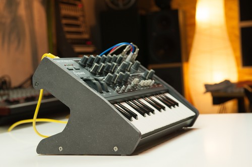 Arturia Microbrute Echtholz Ständer Halter Tier Rack Stand MDF Anthrazit - Picture 1 of 11