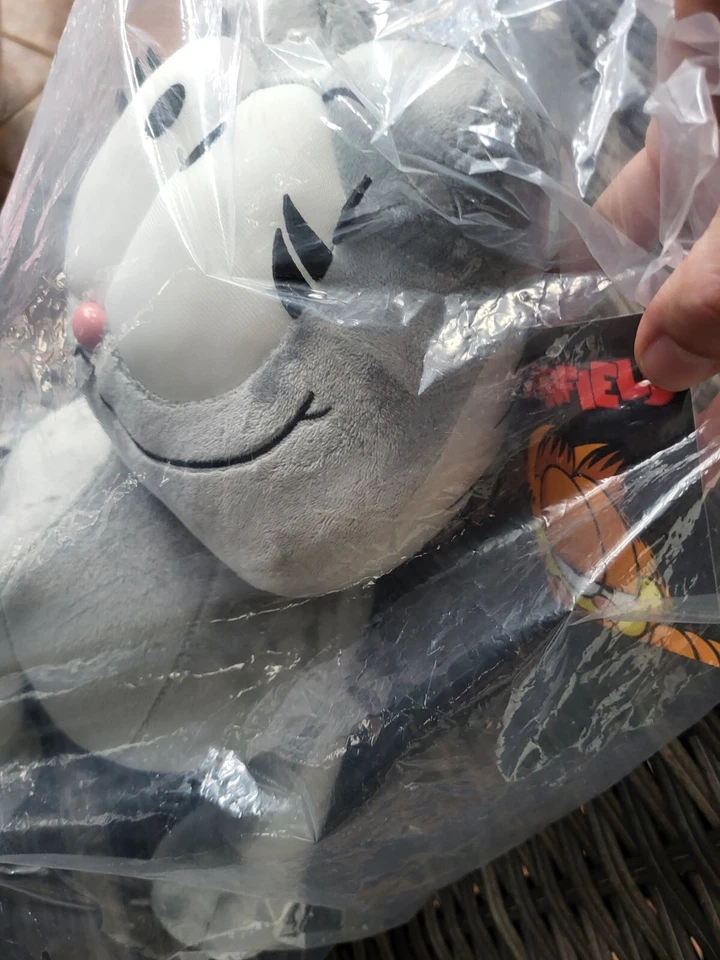 Nuevo Peluche Sellado Garfield And Friends NERMAL 13" Kidrobot Licenciado 2022 Foto 4 de 4