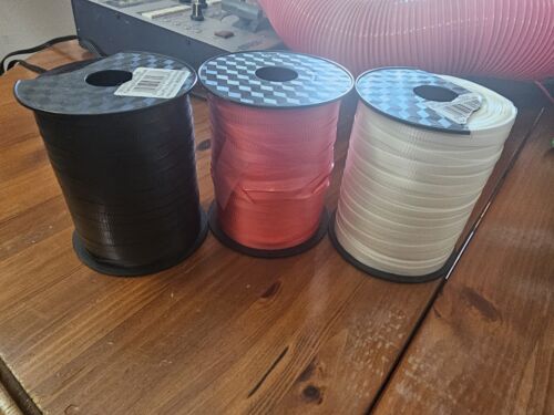 Cinta rizadora roja, blanca y negra - 3/16" de ancho x 450 yardas. Por rollo - Juego de 3
