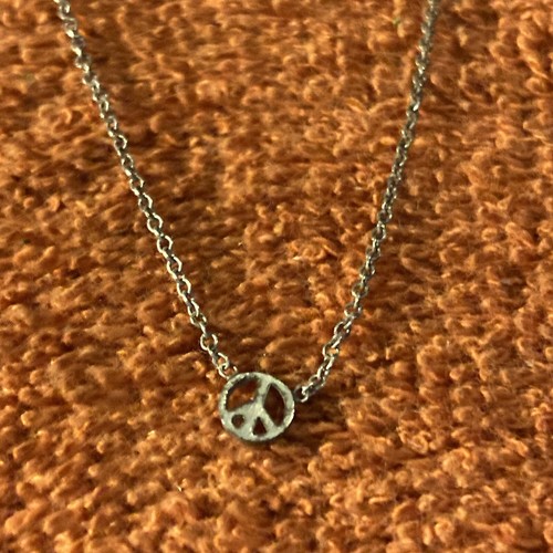Collar colgante de plata de ley con signo de paz delicado 1,08 gramos - Imagen 1 de 5