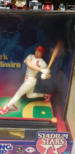STARTING LINEUP STADIUM STARS 1999 SUPERSTAR SLUGGER MARK MCGWIRE FIGURE!!! - Picture 2 of 6