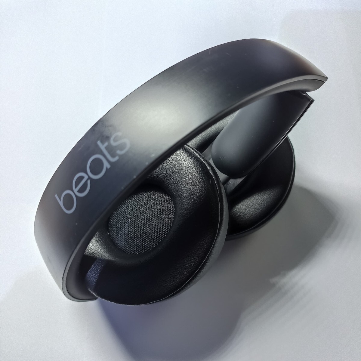 Beats Solo Pro (A1881) Wireless Authentic Headphones in Bulk Beats Solo Pro (A1881) Wireless Authentic Headphones in Bulk