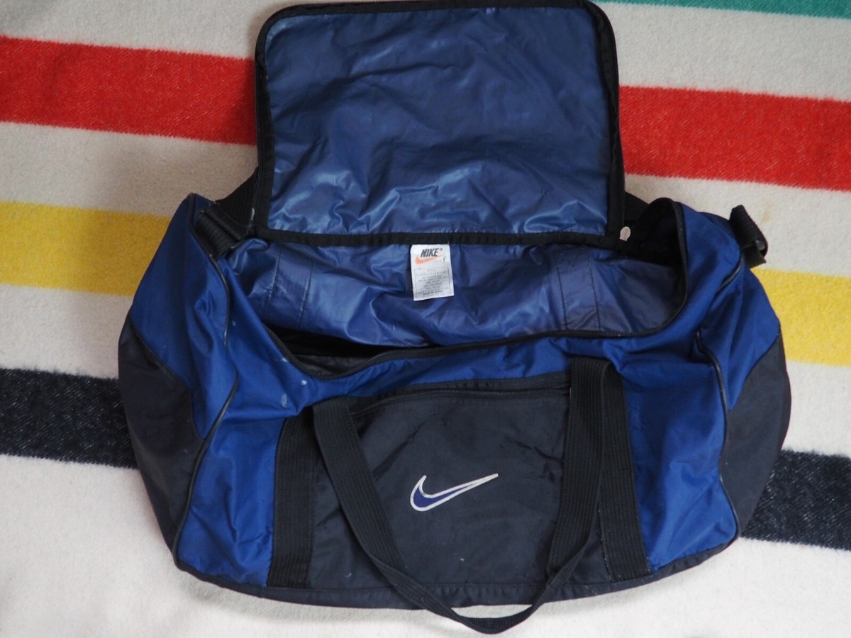 00s 90s NIKE ナイロンバッグ ボストン ビンテージ 刺繍ロゴ y2k VTG 90s Y2k 2000s NIKE Swoosh Logo Blue Black Gym Travel