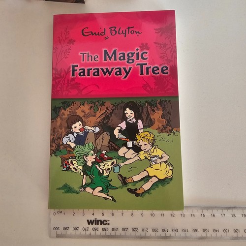 Juego de 6 cajas de colección de libros para niños Enid Blyton Faraway Tree and Wishing Chair - Imagen 11 de 24