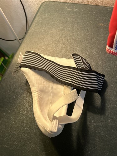 Taekwondo sparring gear WTF Approved Guards Size Small - Picture 7 of 8
